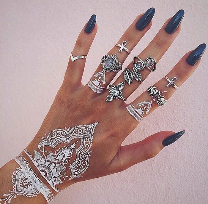 Stunning White Henna-Inspired Tattoos That Look Like Elegant Lace