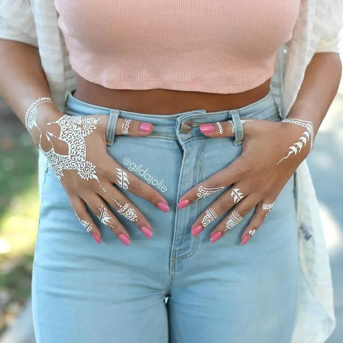 Stunning White Henna-Inspired Tattoos That Look Like Elegant Lace