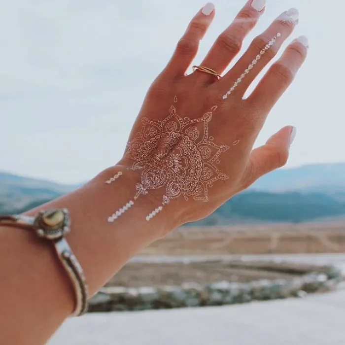 Stunning White Henna-Inspired Tattoos That Look Like Elegant Lace