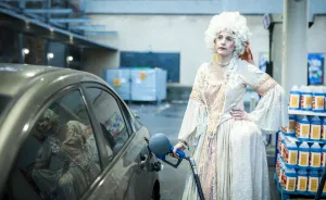 If Today's People Dressed In 18th Century Fashion