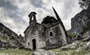 Expiations: Religious Buildings Frozen In Time