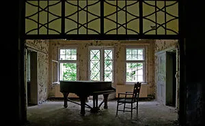 Exploring A Former Lung Hospital Next To Berlin