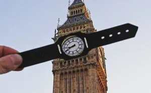 I Transform Famous Landmarks Using Paper Cutouts