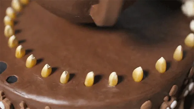 Melting Pop: Unique Animated Cake