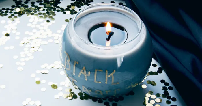 DIY Black Magic Candle Changes Color When Lit