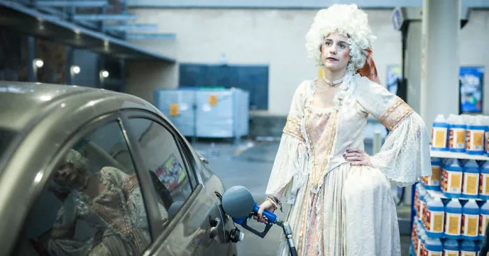 If Today's People Dressed In 18th Century Fashion
