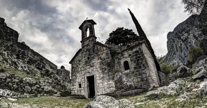 Expiations: Religious Buildings Frozen In Time