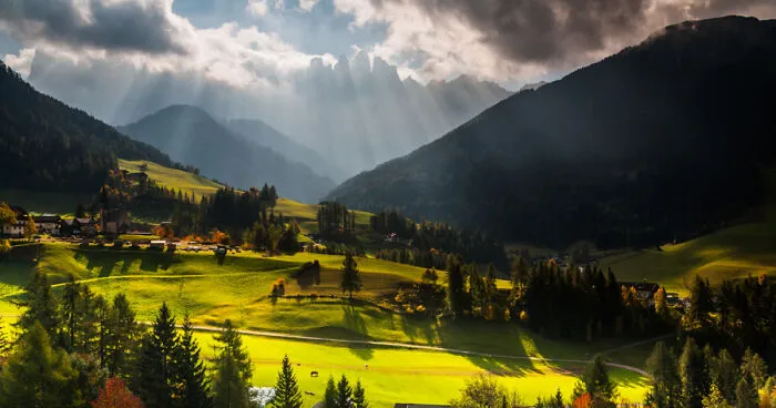 I Photograph Autumn In The Magical Dolomites Of Italy