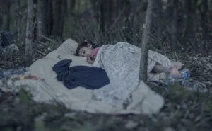 Photographer Reveals Where Syrian Child Refugees Sleep