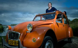 De Automobilist: A Photoproject About People And Their Cars