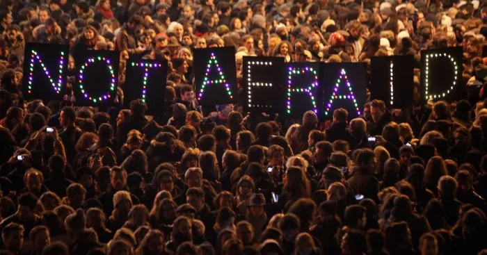 Not Afraid: Picture Of France After Terrorist Attacks Portrays Hope