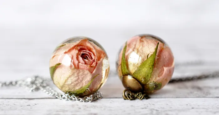I Create Resin Jewelry With Real Dried Flowers