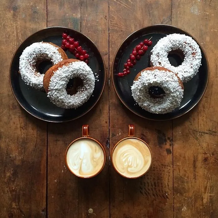 Loving Man Makes Symmetrical Breakfasts For His Boyfriend Every Morning