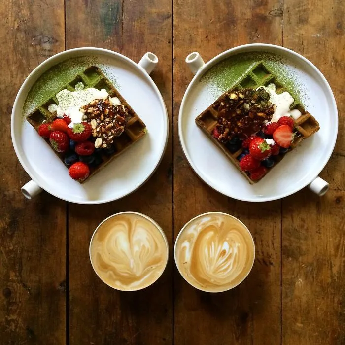 Loving Man Makes Symmetrical Breakfasts For His Boyfriend Every Morning