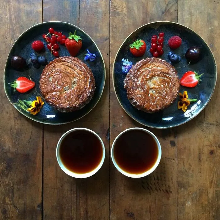 Loving Man Makes Symmetrical Breakfasts For His Boyfriend Every Morning