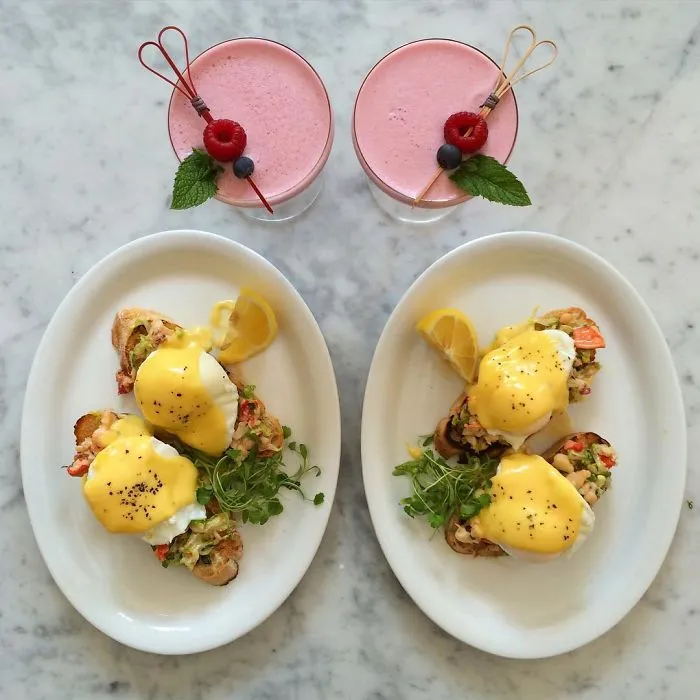 Loving Man Makes Symmetrical Breakfasts For His Boyfriend Every Morning
