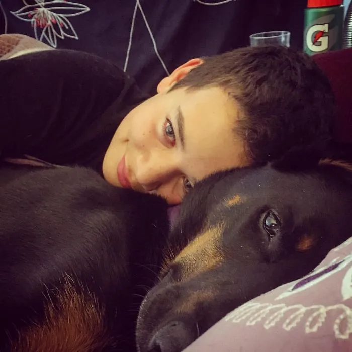 129 Heartwarming Photos Proving That Your Kids Need A Pet