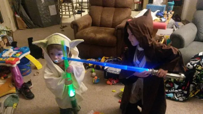 Mark Zuckerberg's Baby Dressed As Jedi Inspires People To Share Their Star Wars Babies