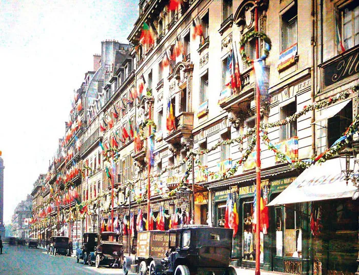 55 Rare Color Photos Of Paris Taken 100 Years Ago
