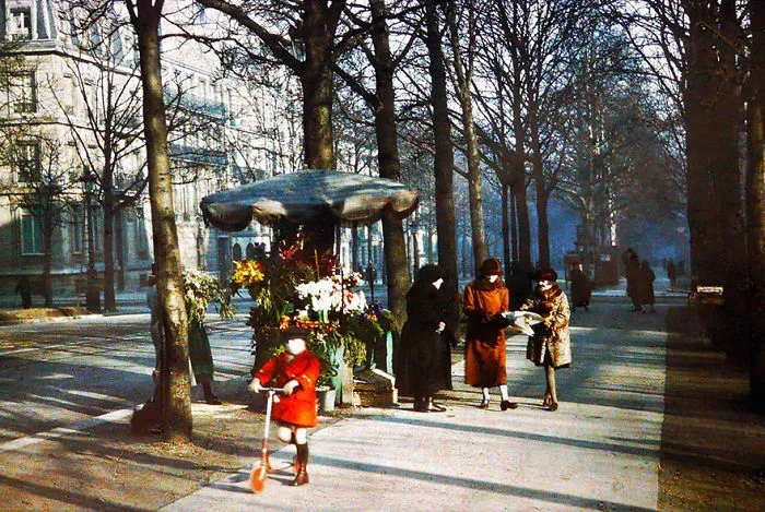 55 Rare Color Photos Of Paris Taken 100 Years Ago