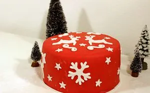 I Found These Amazing Christmas Cakes Today