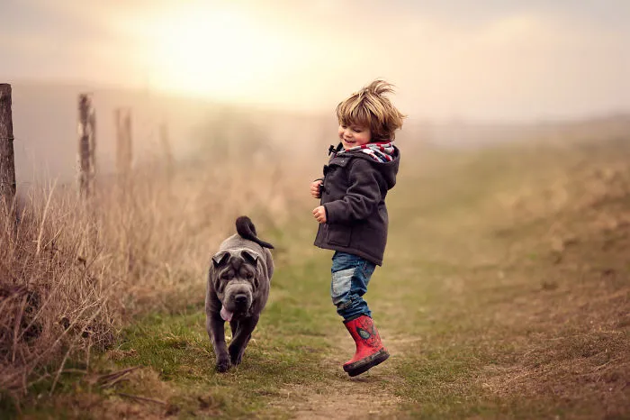129 Heartwarming Photos Proving That Your Kids Need A Pet