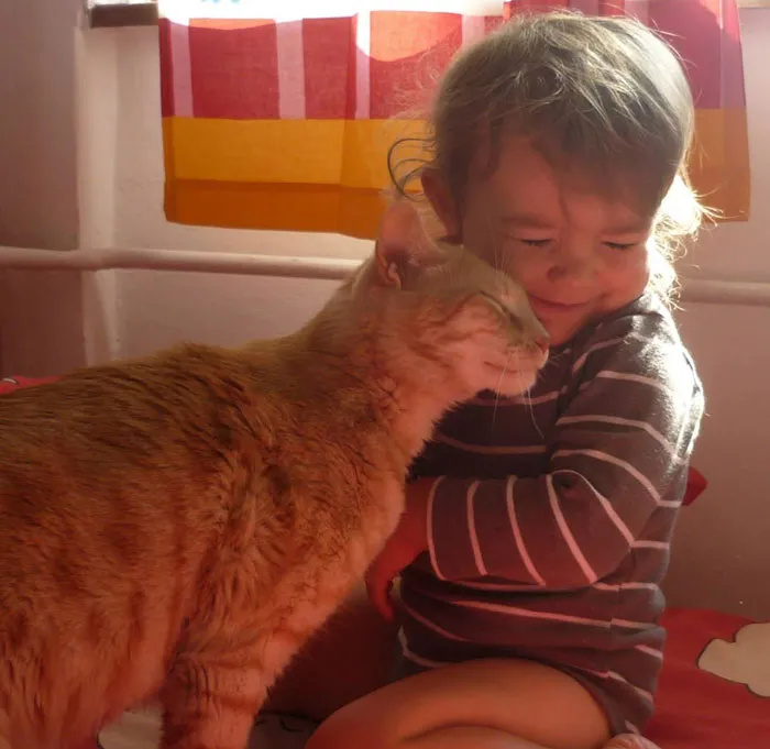 129 Heartwarming Photos Proving That Your Kids Need A Pet