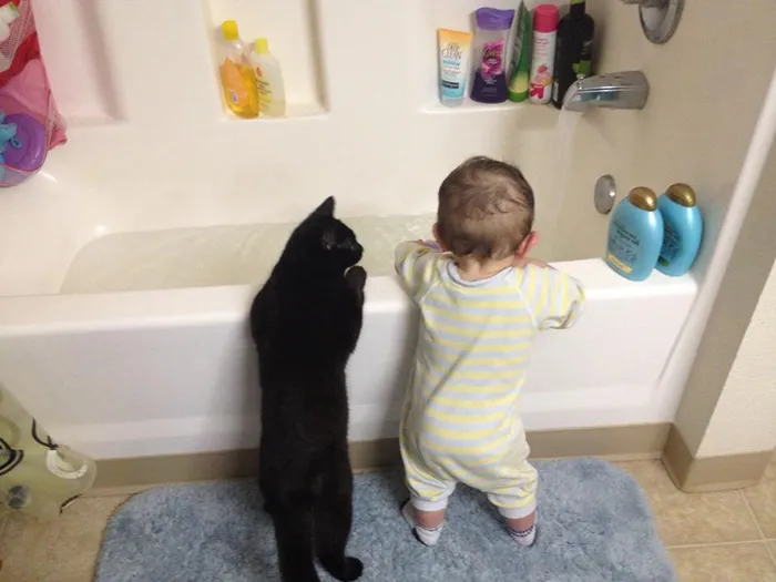 129 Heartwarming Photos Proving That Your Kids Need A Pet