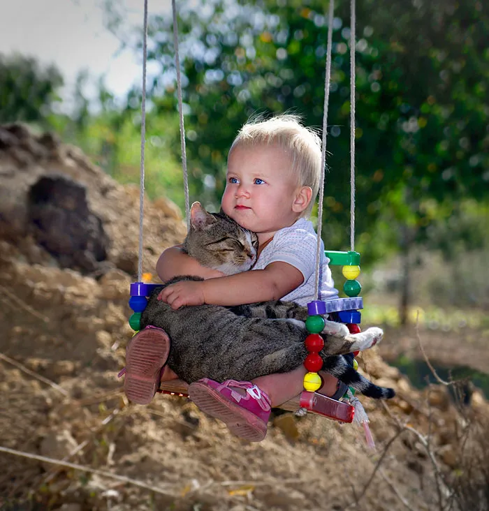 129 Heartwarming Photos Proving That Your Kids Need A Pet