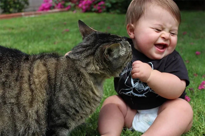 129 Heartwarming Photos Proving That Your Kids Need A Pet