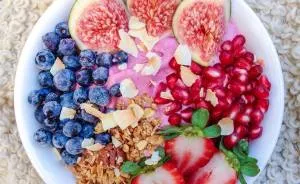I Make Healthy Breakfast Smoothie Bowls