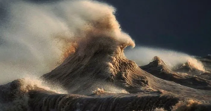 Liquid Mountains: I Captured Lake Erie On The Day It Came Alive And Showed Its True Power