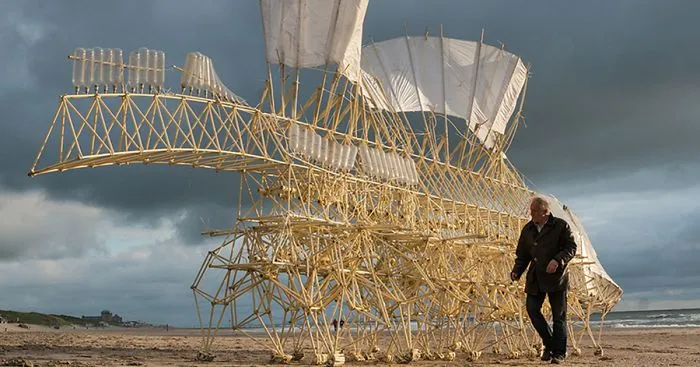 Dutch Artist Creates Wind-Powered Walking Sculptures