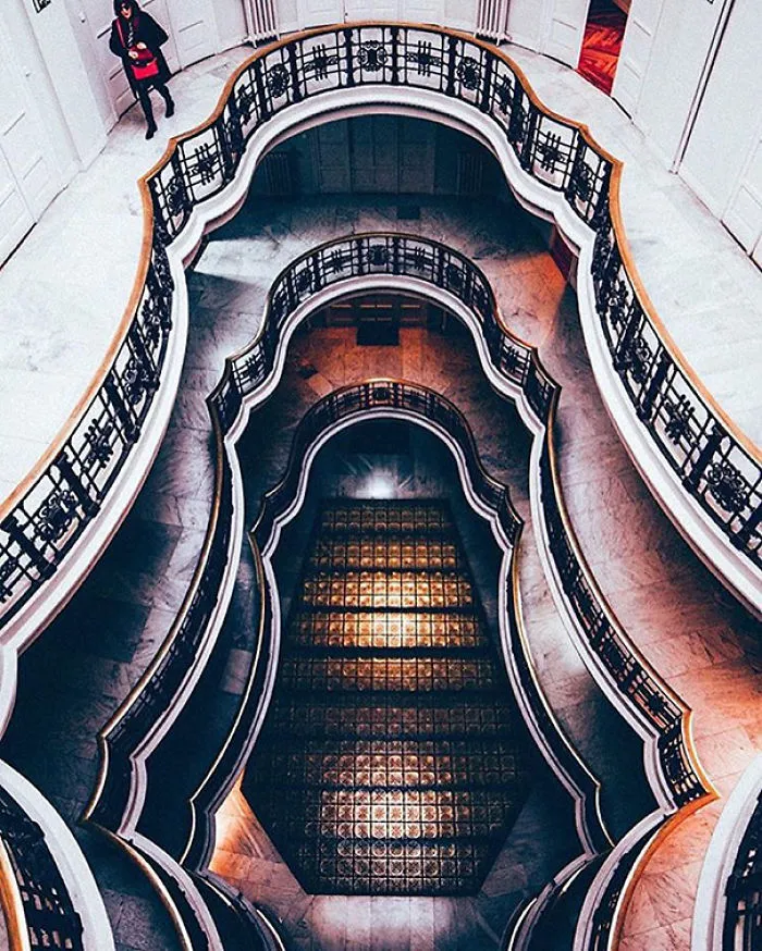 This Symmetry-Filled Instagram Will Satisfy Every Perfectionist’s Soul