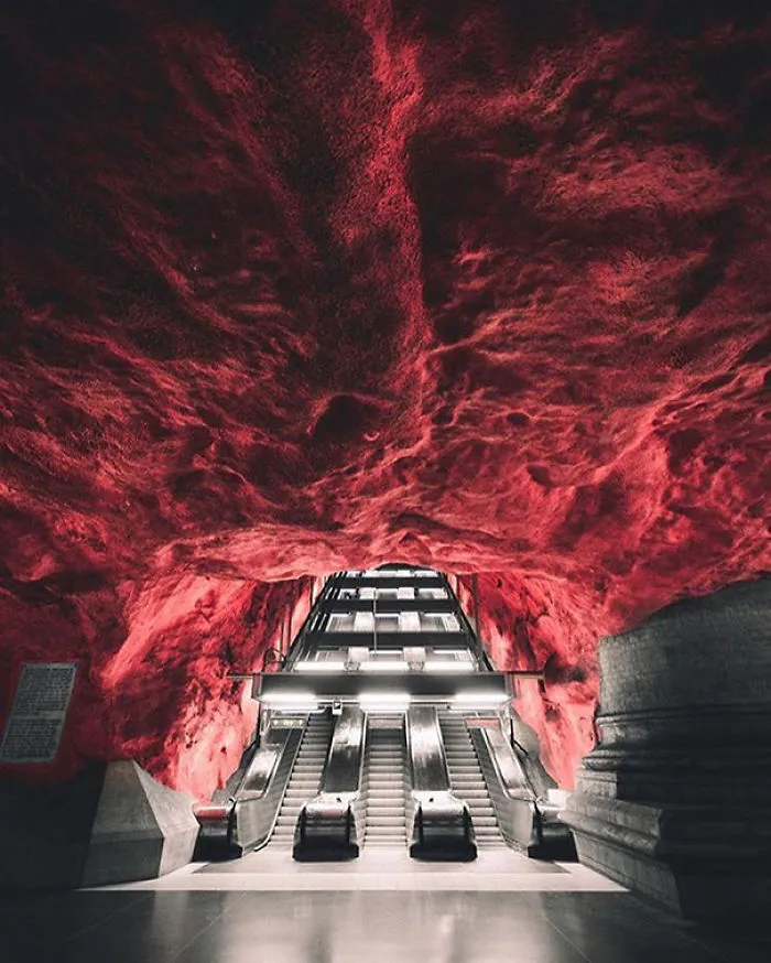 This Symmetry-Filled Instagram Will Satisfy Every Perfectionist’s Soul