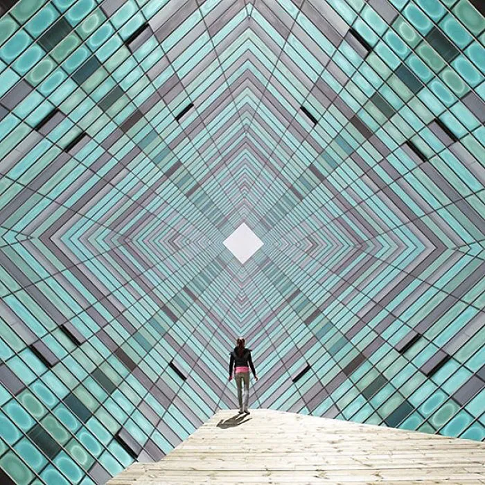This Symmetry-Filled Instagram Will Satisfy Every Perfectionist’s Soul