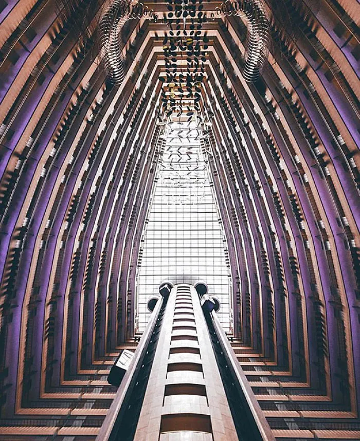 This Symmetry-Filled Instagram Will Satisfy Every Perfectionist’s Soul