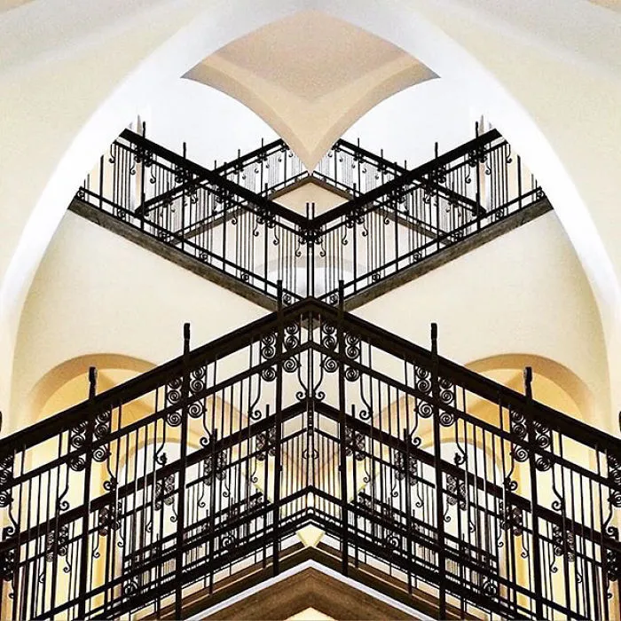 This Symmetry-Filled Instagram Will Satisfy Every Perfectionist’s Soul