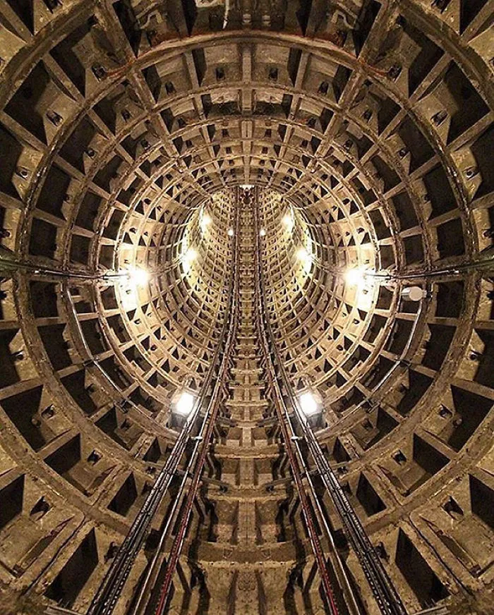 This Symmetry-Filled Instagram Will Satisfy Every Perfectionist’s Soul