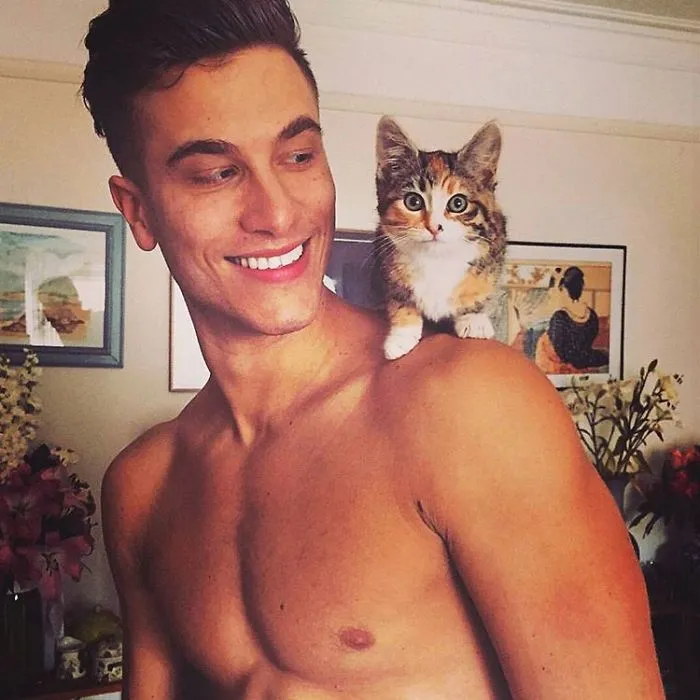 Hot Dudes With Kittens Instagram Is What You Need Right Meow