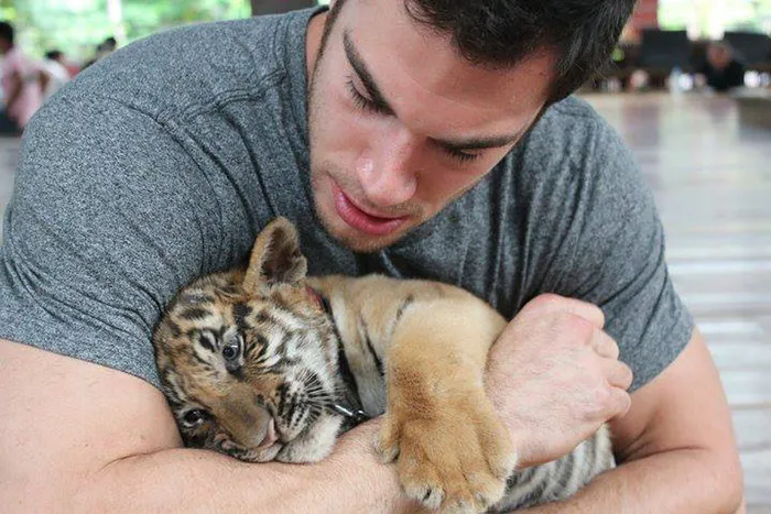 The Hottest Animal Doctor Ever That'll Make You Want To Get Your Pet Checked
