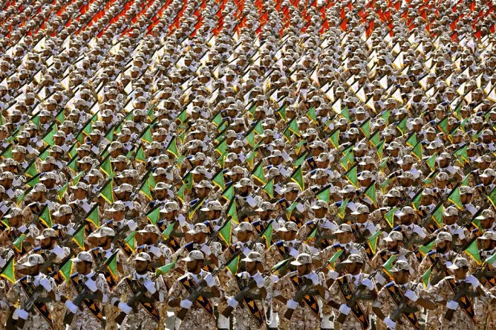 Find The Panda: Military Parade