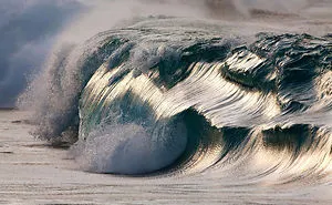 92 Majestic Wave Photos That Capture The Beauty Of Breaking Waves