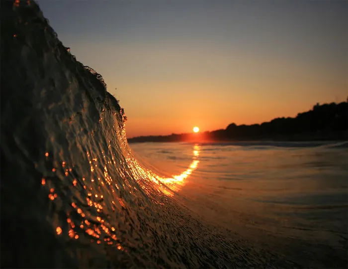 92 Majestic Wave Photos That Capture The Beauty Of Breaking Waves