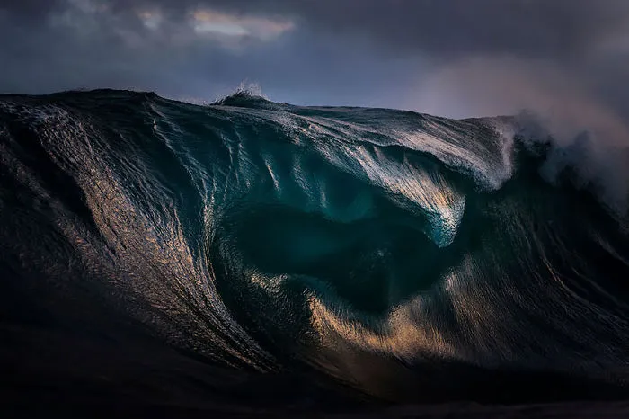 92 Majestic Wave Photos That Capture The Beauty Of Breaking Waves