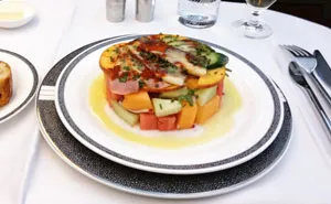 Airline Food: Economy Vs. First Class (30 Pics)