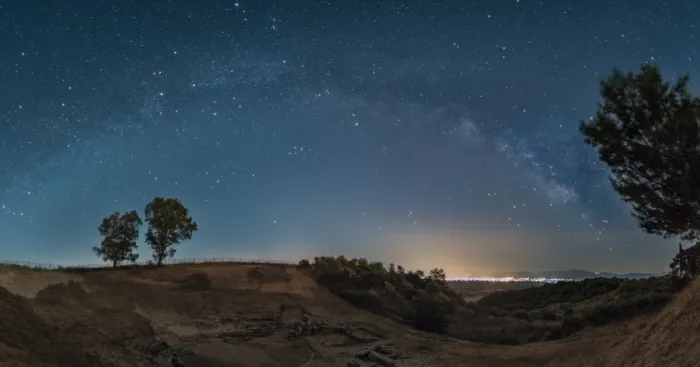 I Spent 2 Years Sleeping Under Greek Skies To Capture Beauty Of The Night