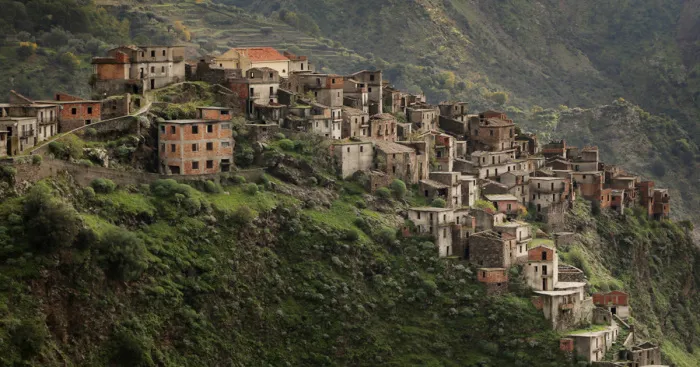 Atlas Italiae: Photographer Captures The Vanishing And Abandoned Places Of Italy