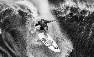 I've Spent A Month In Hawaii Photographing Stunning Waves And Surfers