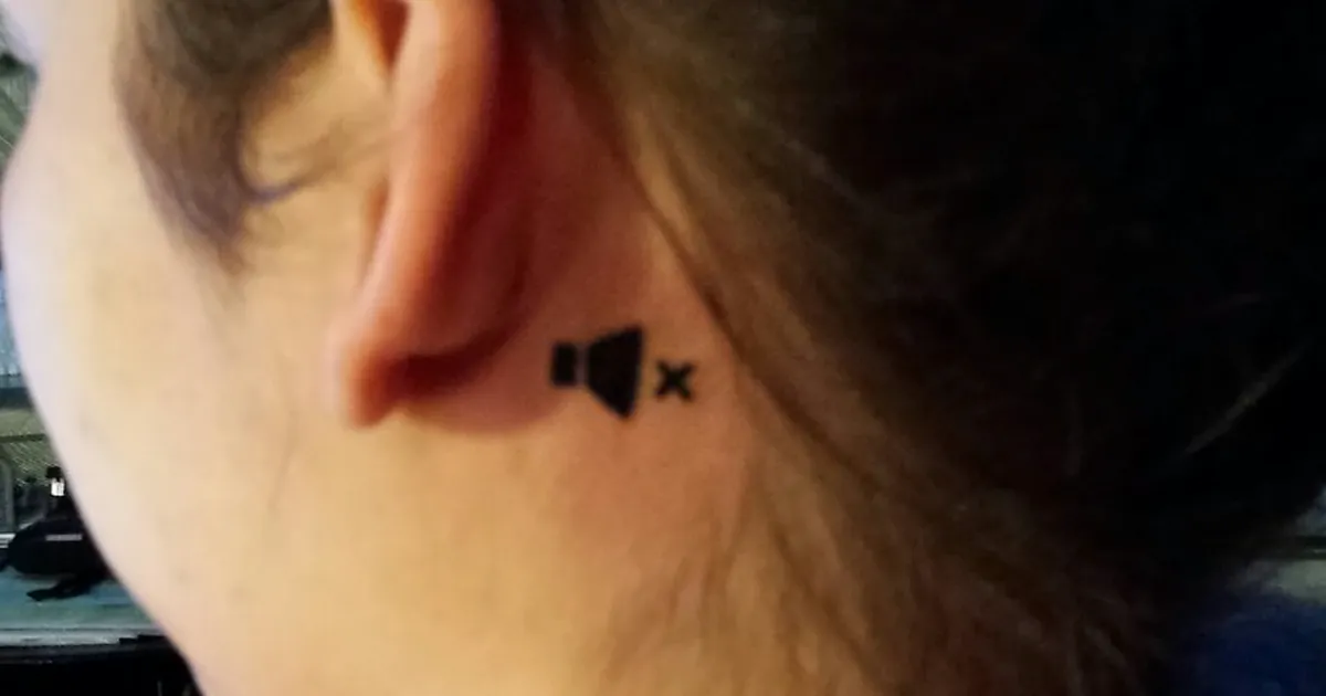 A Girl Who Is Deaf In One Ear Gets A Tattoo To Inform Strangers